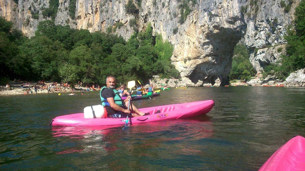 Au Mas Des Graviers Panzió Salavas Kültér fotó