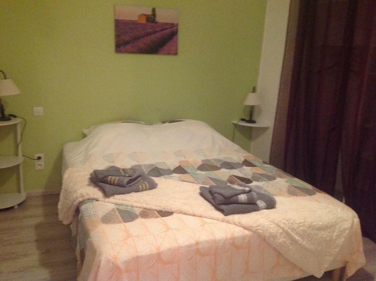Au Mas Des Graviers Panzió Salavas Kültér fotó